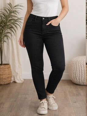 Classic High-Rise Black Women's Jeans